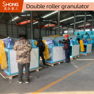 이중 롤러 추출 Granulator 15-22KW 전력 탄소 강철 구조와 1mm-15cm granule 크기